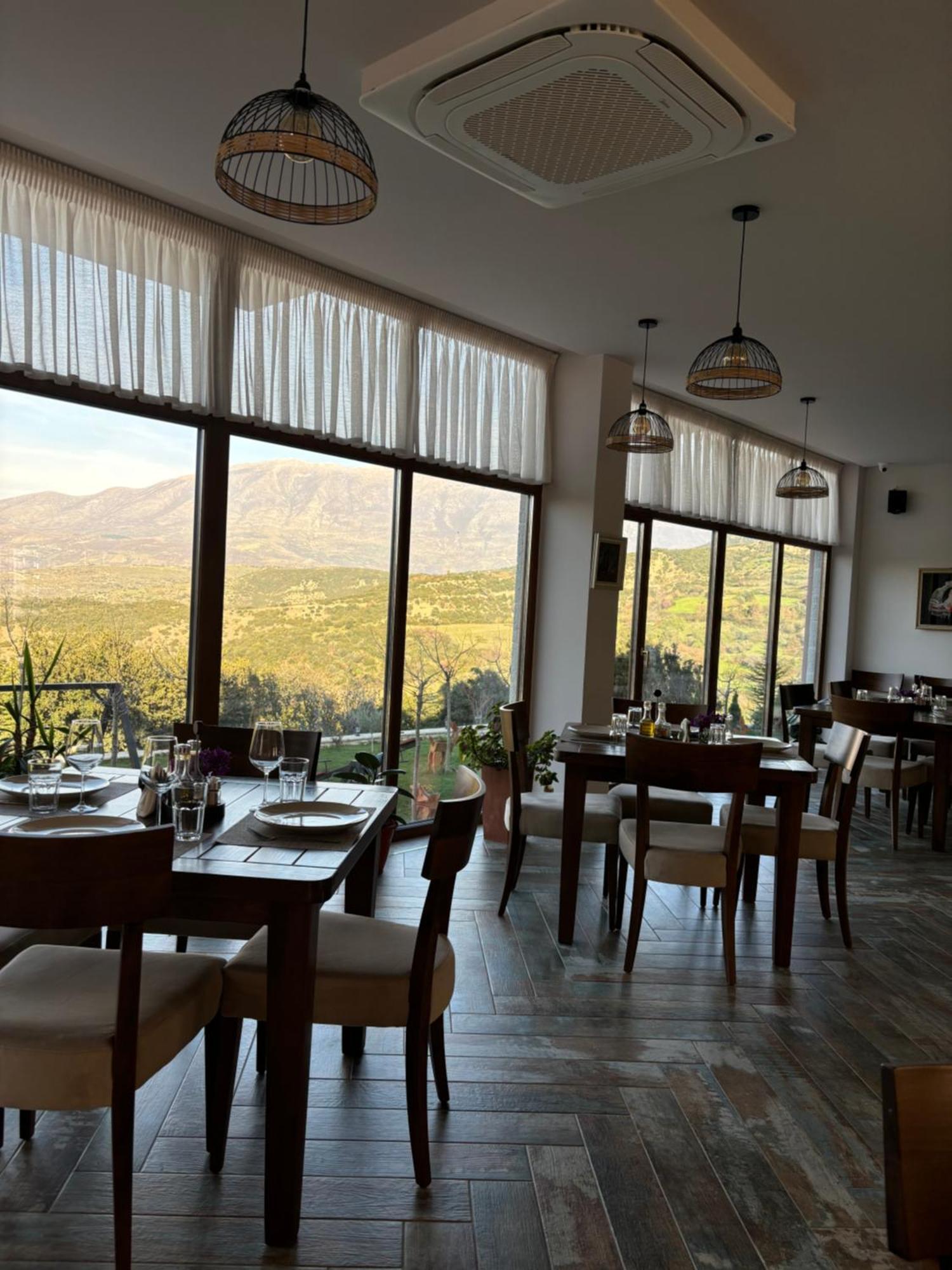 فندق Gle-Alb Agrotourism Tepelene المظهر الخارجي الصورة
